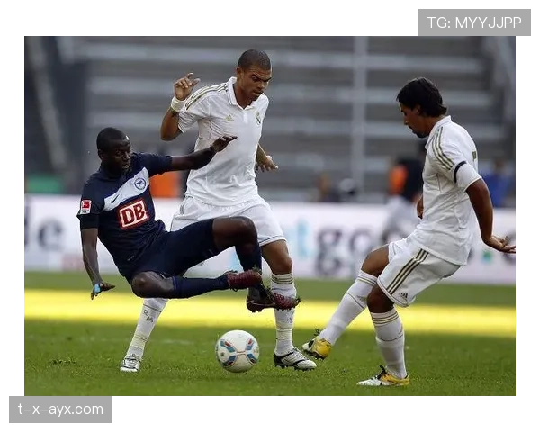 佩佩持续闪耀赛场,卓越贡献助球队迎战新挑战 佩佩持续闪耀赛场,卓越贡献助球队迎战新挑战